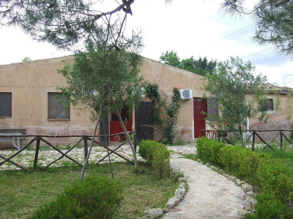 Agriturismo Terra Di Pace Noto Kültér fotó